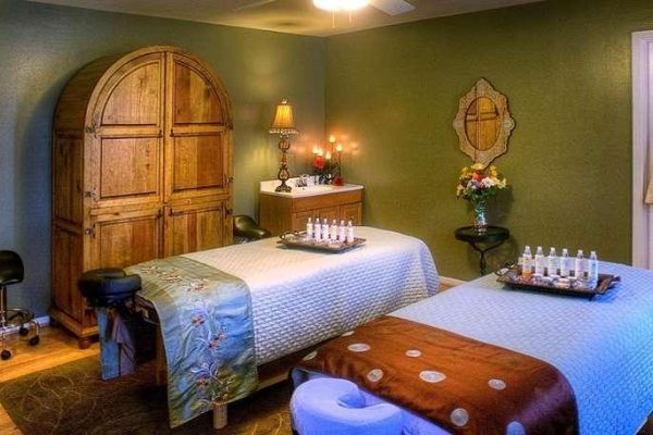 INN ON BARONS CREEK (Fredericksburg)